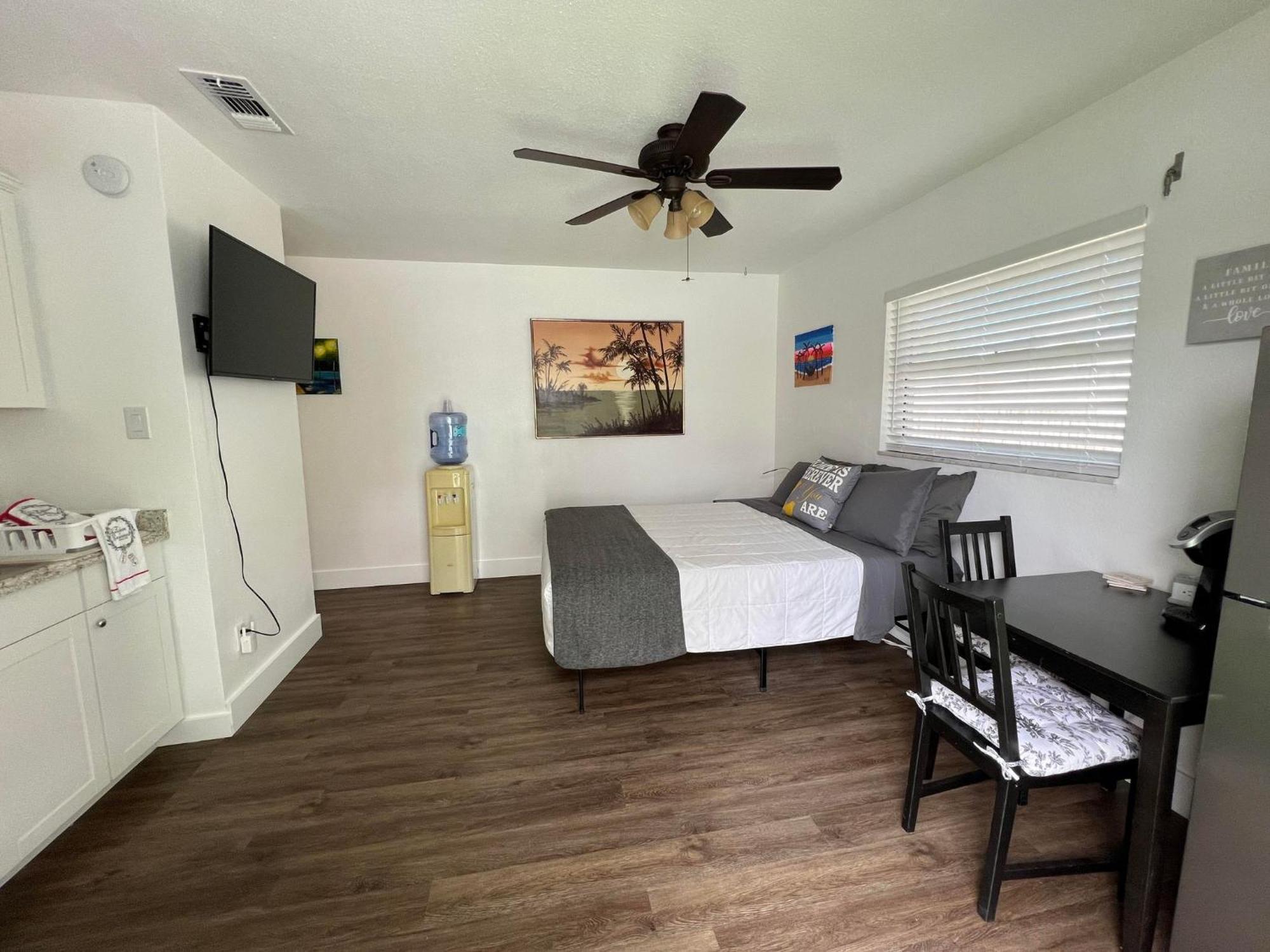 Cozy Private Studio W/Own Yard - 3Mi From Beach Seminole Εξωτερικό φωτογραφία